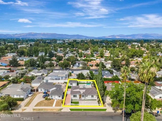 $2,100 | 18345 Bessemer Street, Tarzana, CA 91335