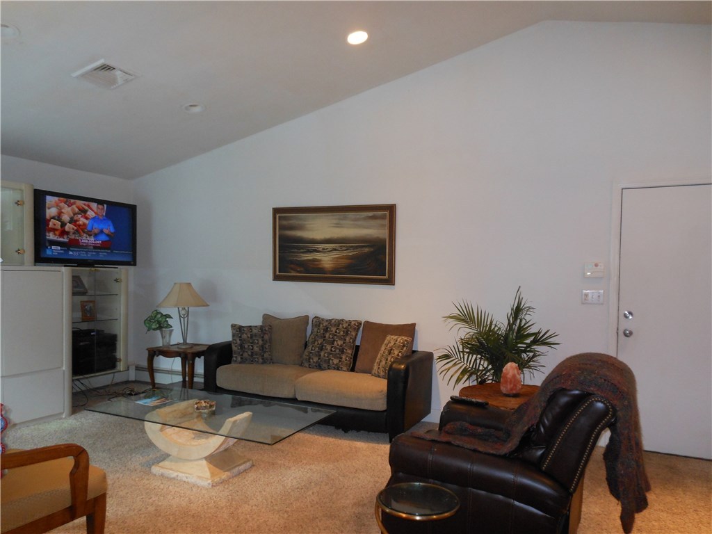 80 Glen Ridge Road Cranston, RI 02920 - Photo 13 of 32