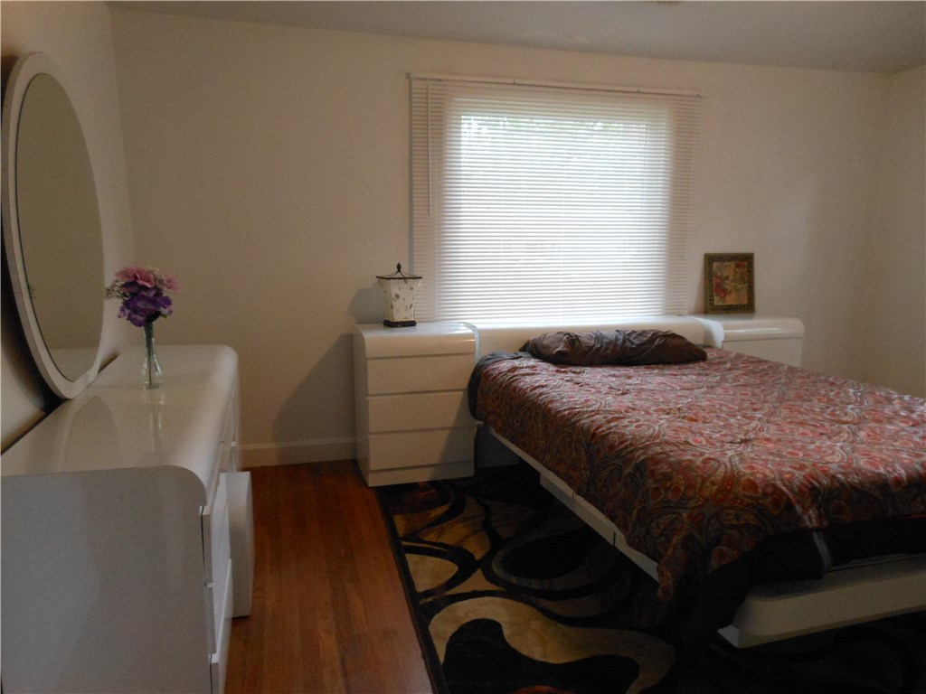 80 Glen Ridge Road Cranston, RI 02920 - Photo 15 of 32