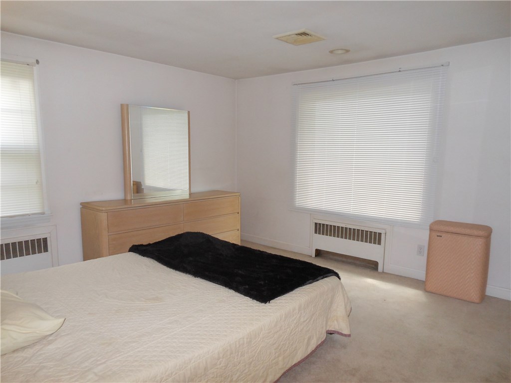 80 Glen Ridge Road Cranston, RI 02920 - Photo 18 of 32