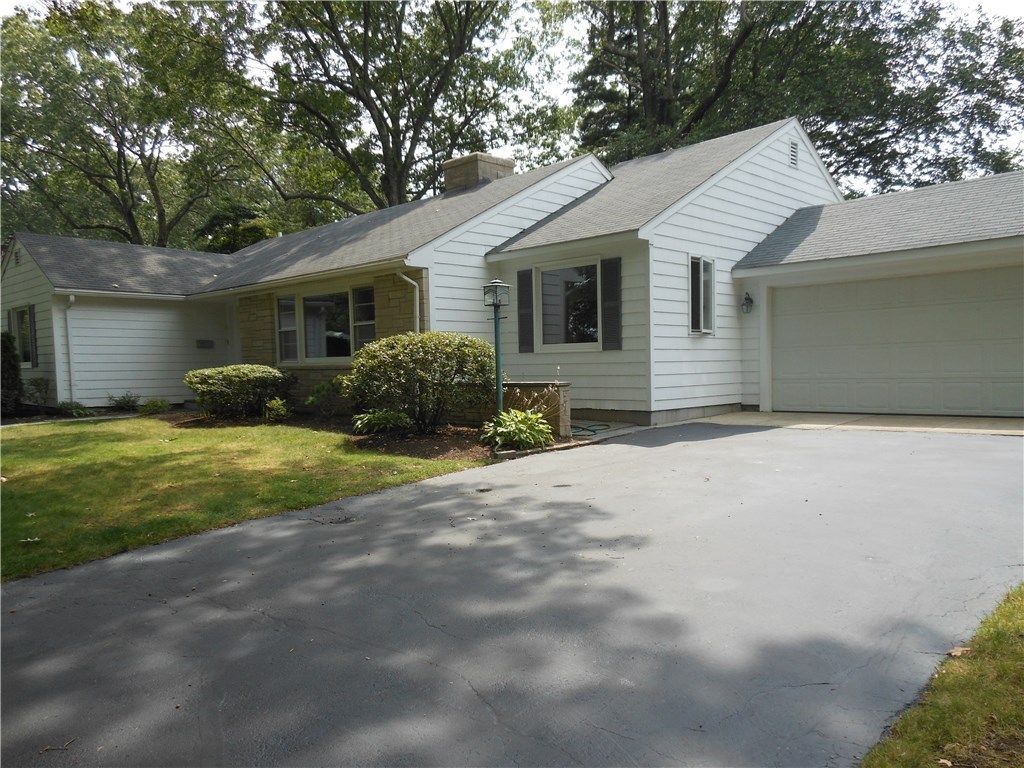 80 Glen Ridge Road Cranston, RI 02920 - Photo 2 of 32