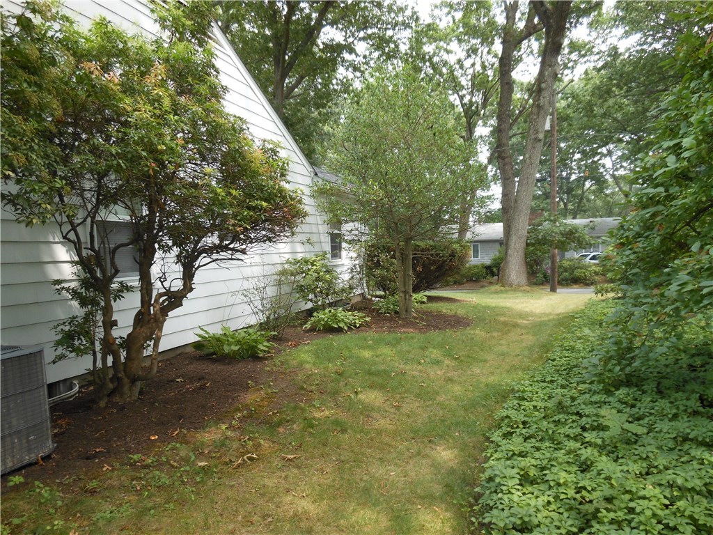 80 Glen Ridge Road Cranston, RI 02920 - Photo 25 of 32