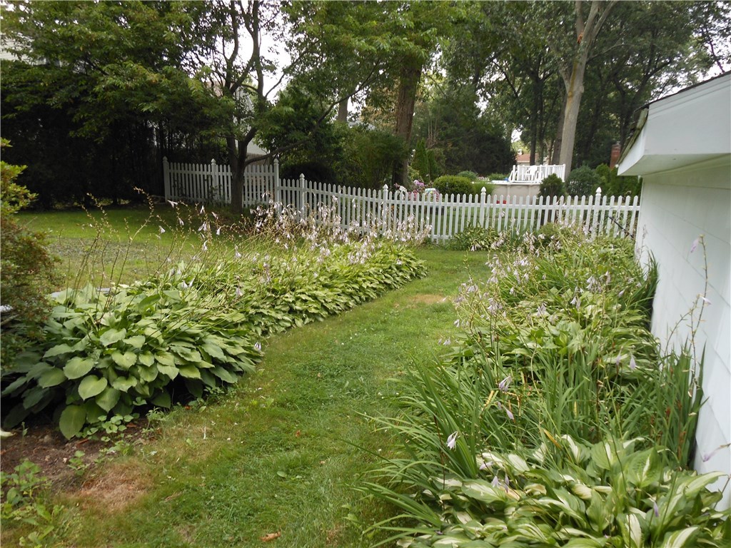 80 Glen Ridge Road Cranston, RI 02920 - Photo 30 of 32
