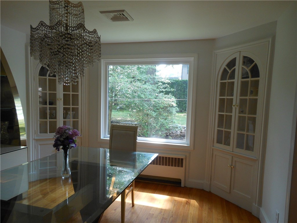 80 Glen Ridge Road Cranston, RI 02920 - Photo 8 of 32