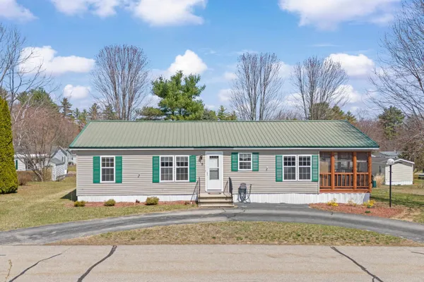 $189,900 | 5 Dockside Lane, Rochester, NH 03867