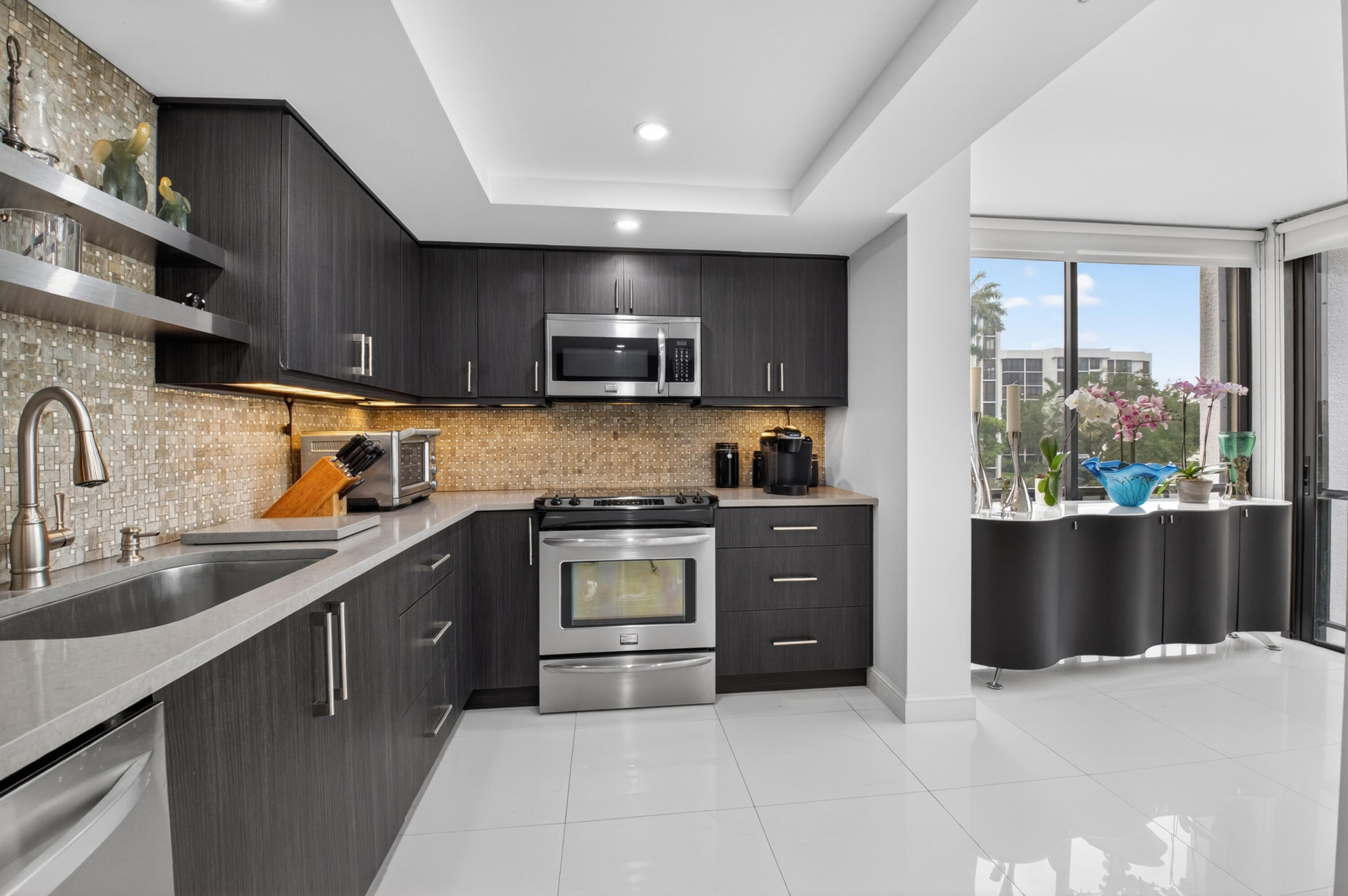7738 Lakeside Boulevard, Unit 334 Boca Raton, FL 33434 - Photo 19 of 61 KITCHEN