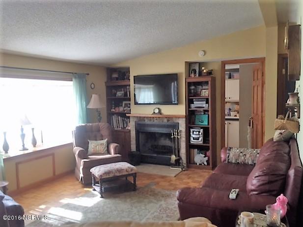 3831 Borough Road Currie, NC 28435 - Photo 3 of 19 Great Room w/built ins