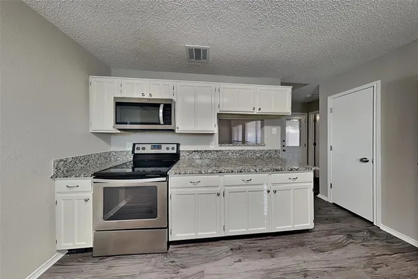 $2,300 | 6000 Eagle Pass, Plano, TX 75023