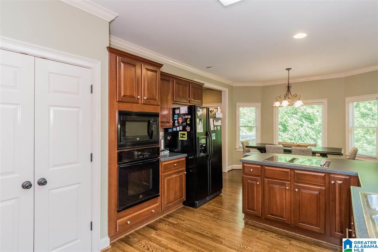 637 Meadow Ridge Drive Birmingham, AL 35242 - Photo 8 of 40