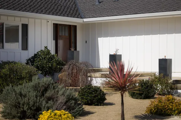 $2,195,000 | 201 Silverado Trail North, St. Helena, CA 94574