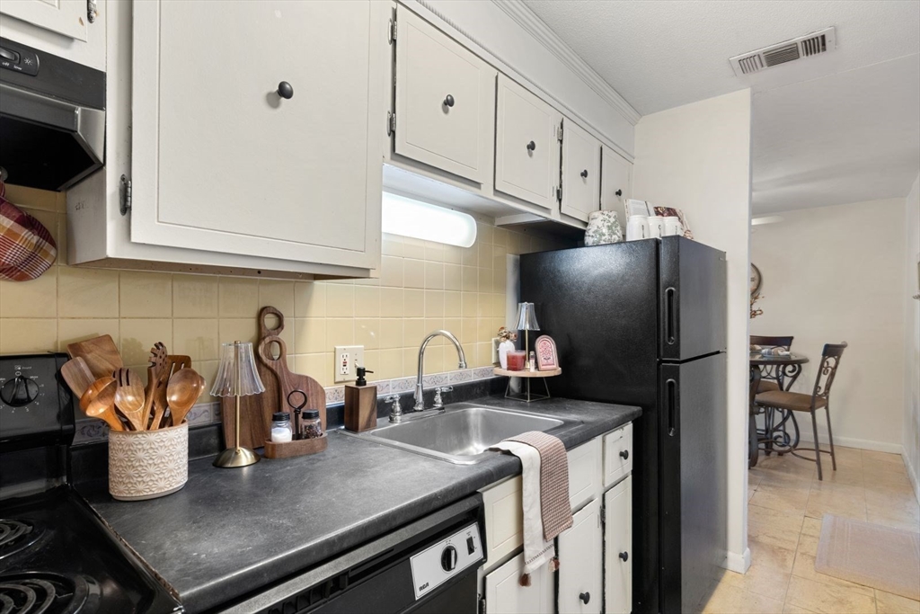 176 Maple Avenue, Unit 124 Rutland, MA 01543 - Photo 14 of 22