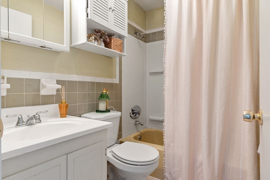 176 Maple Avenue, Unit 124 Rutland, MA 01543 - Photo 8 of 22