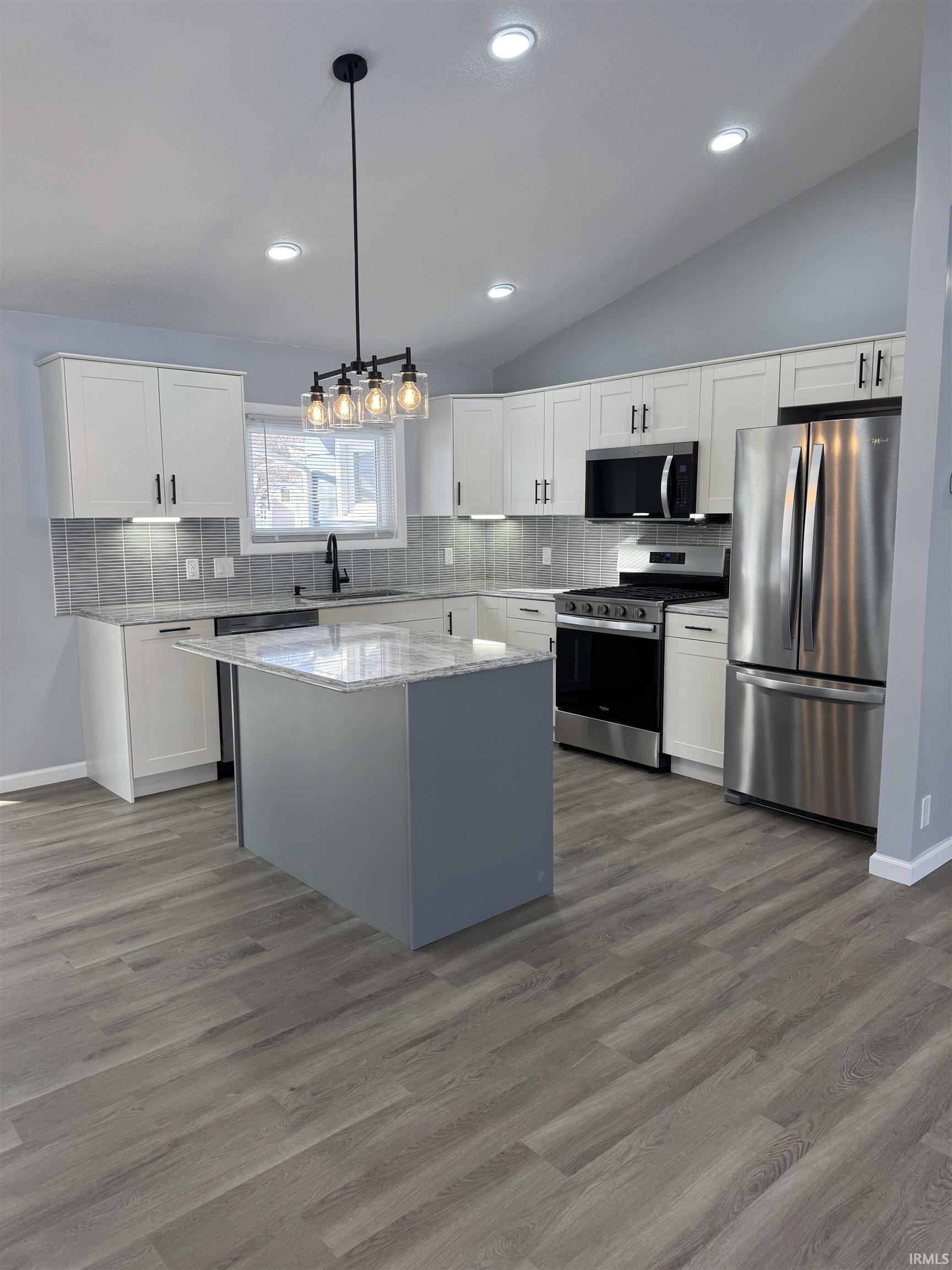 504 Stratton Way Decatur, IN 46733 - Photo 6 of 17