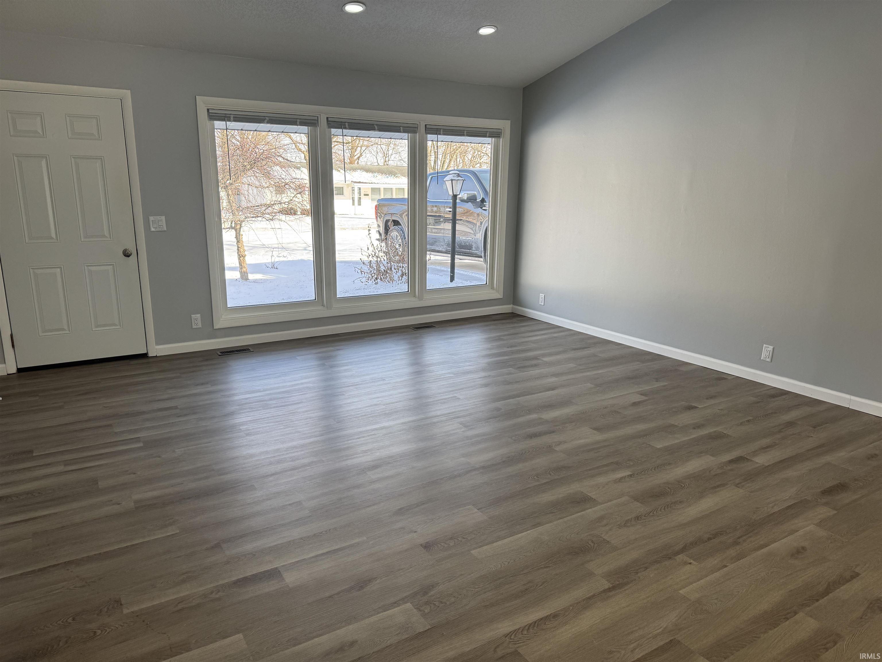 504 Stratton Way Decatur, IN 46733 - Photo 8 of 17