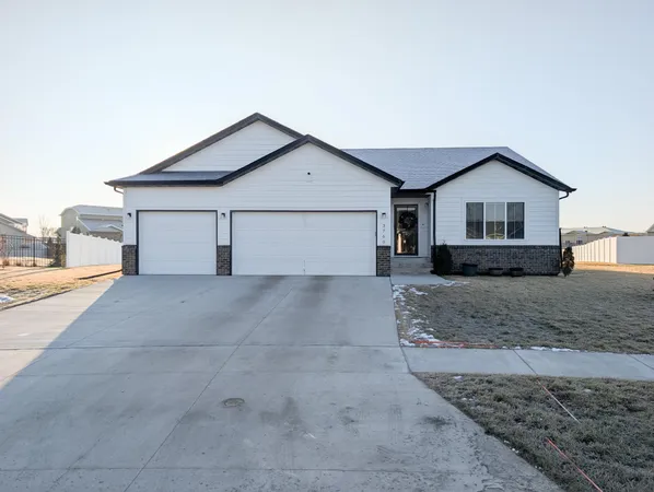 $515,000 | 3760 Merrifield Drive South, Fargo, ND 58104