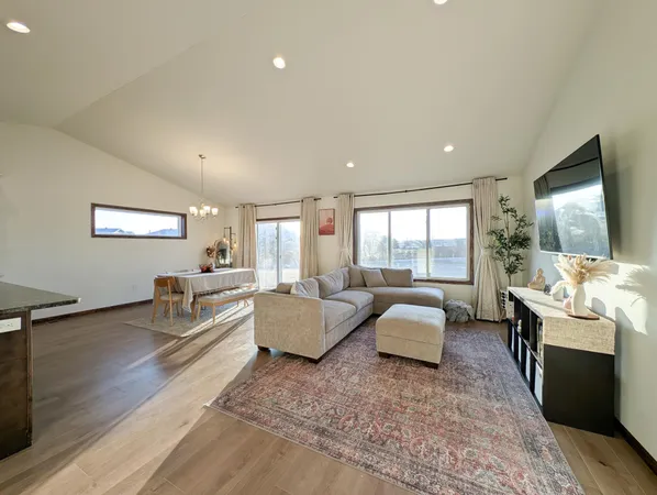 $515,000 | 3760 Merrifield Drive South, Fargo, ND 58104