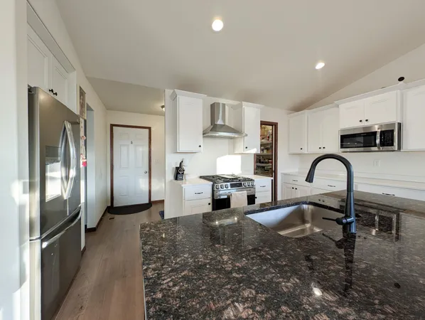 $515,000 | 3760 Merrifield Drive South, Fargo, ND 58104