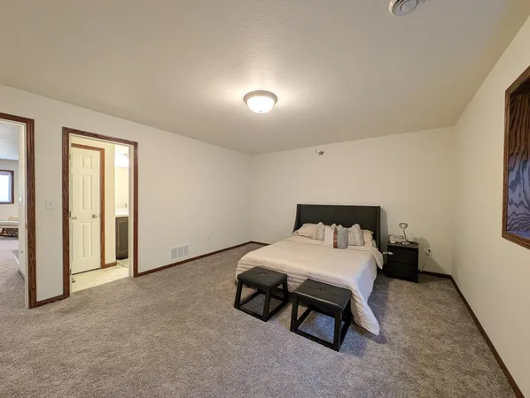$515,000 | 3760 Merrifield Drive South, Fargo, ND 58104