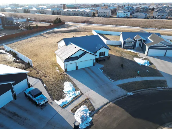 $515,000 | 3760 Merrifield Drive South, Fargo, ND 58104
