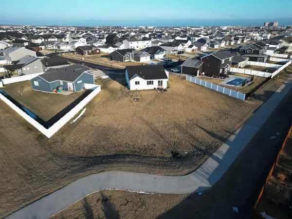 $515,000 | 3760 Merrifield Drive South, Fargo, ND 58104