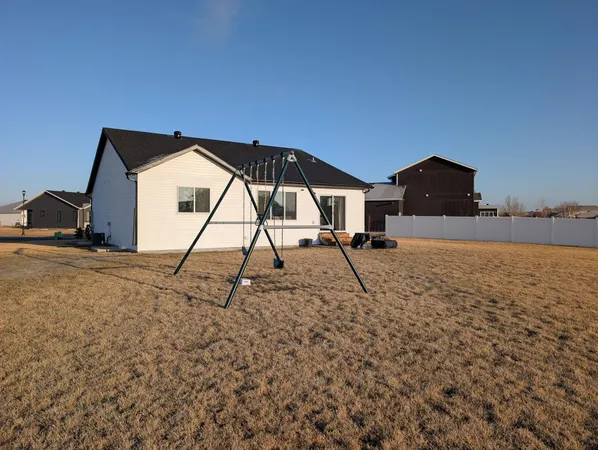 $515,000 | 3760 Merrifield Drive South, Fargo, ND 58104