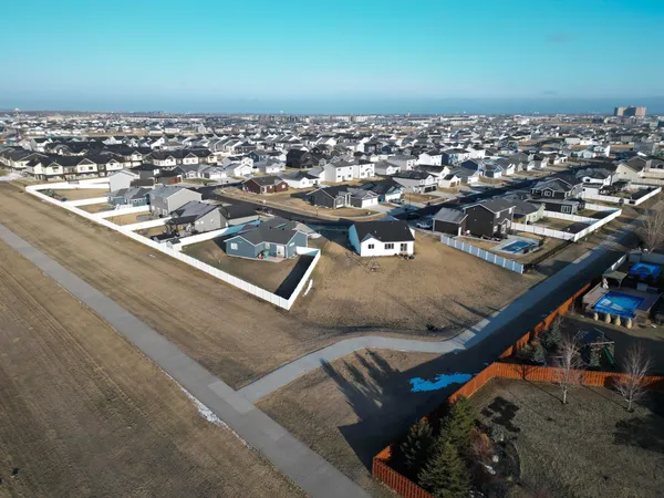 $515,000 | 3760 Merrifield Drive South, Fargo, ND 58104