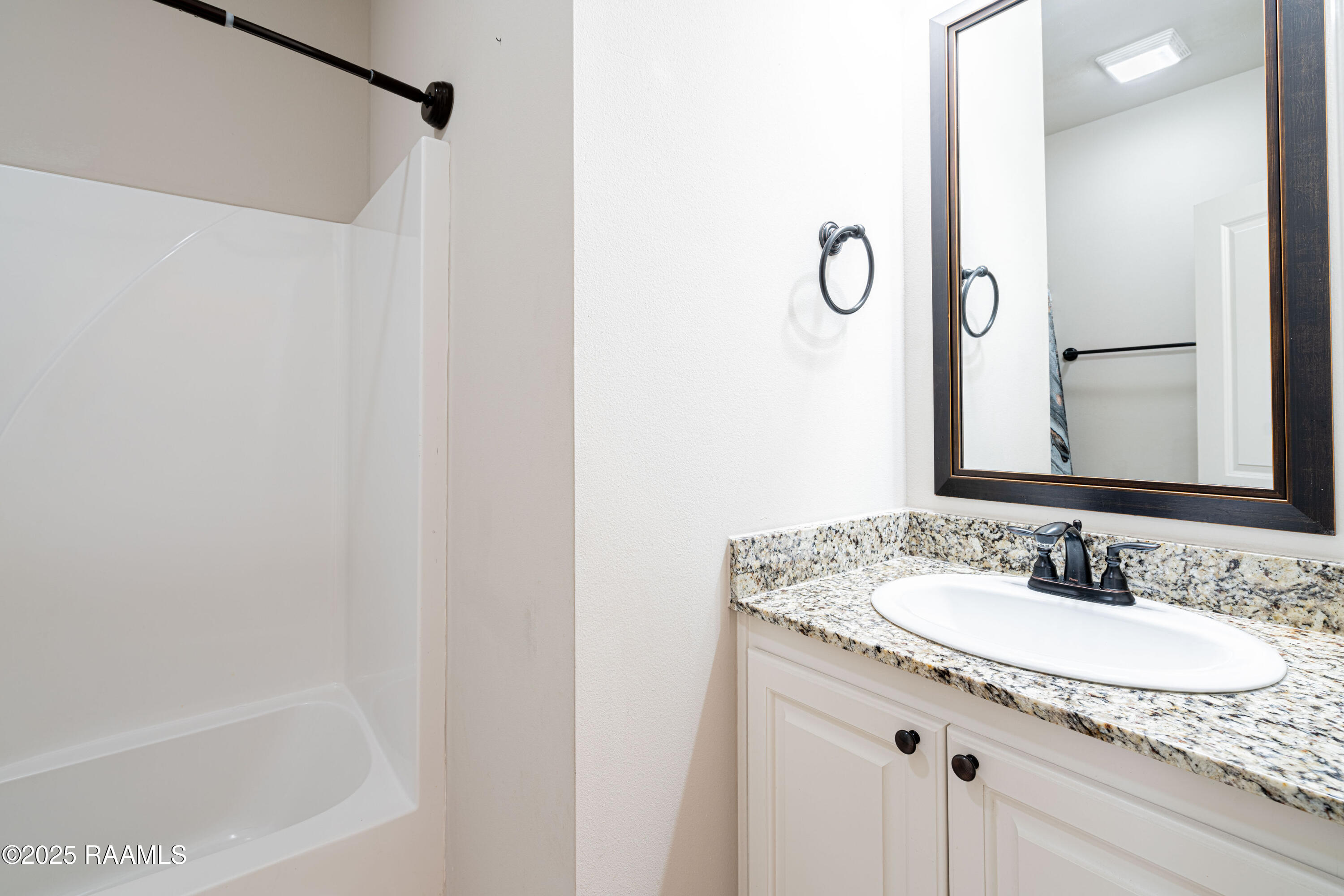207 Whispering Meadows Road Broussard, LA 70518 - Photo 22 of 30 Guest Bath
