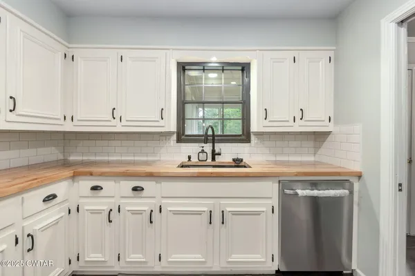 $294,900 | 27 Fox Pond Cove, Jackson, TN 38305