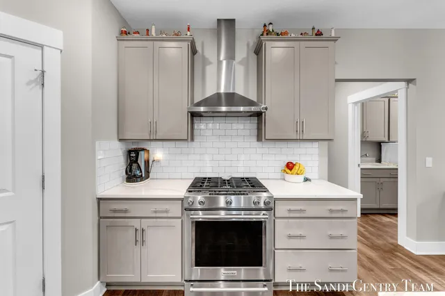 $689,900 | 17952 Spring Tree Court, Spring Lake, MI 49456