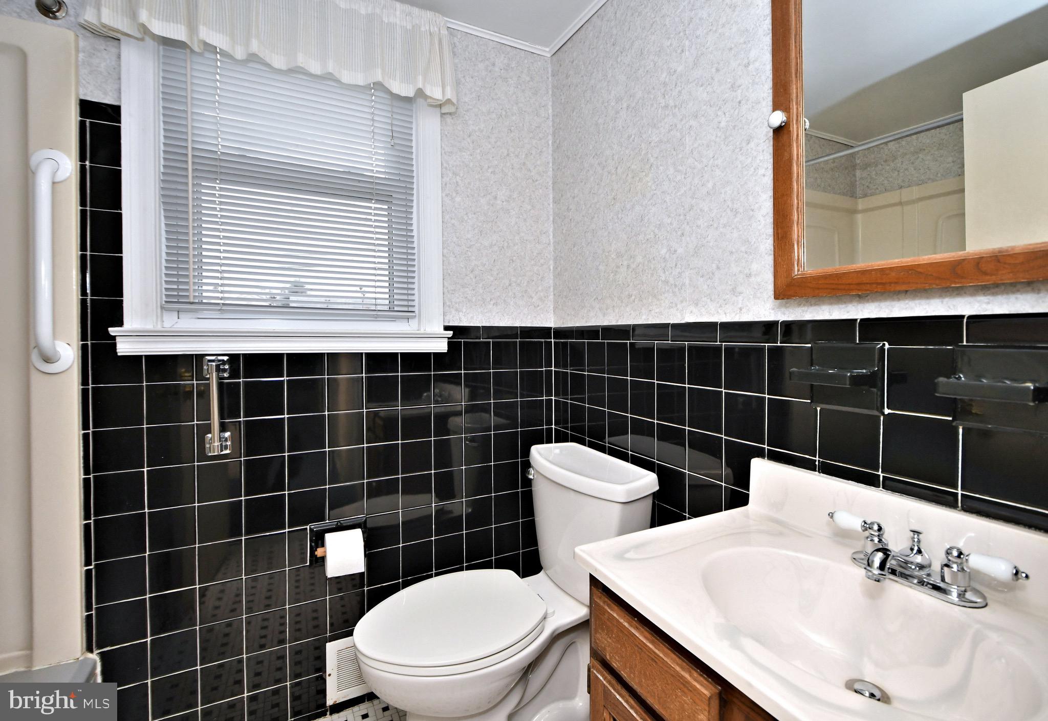 14 Dechert Road Conshohocken, PA 19428 - Photo 23 of 53 Main Floor Bath
