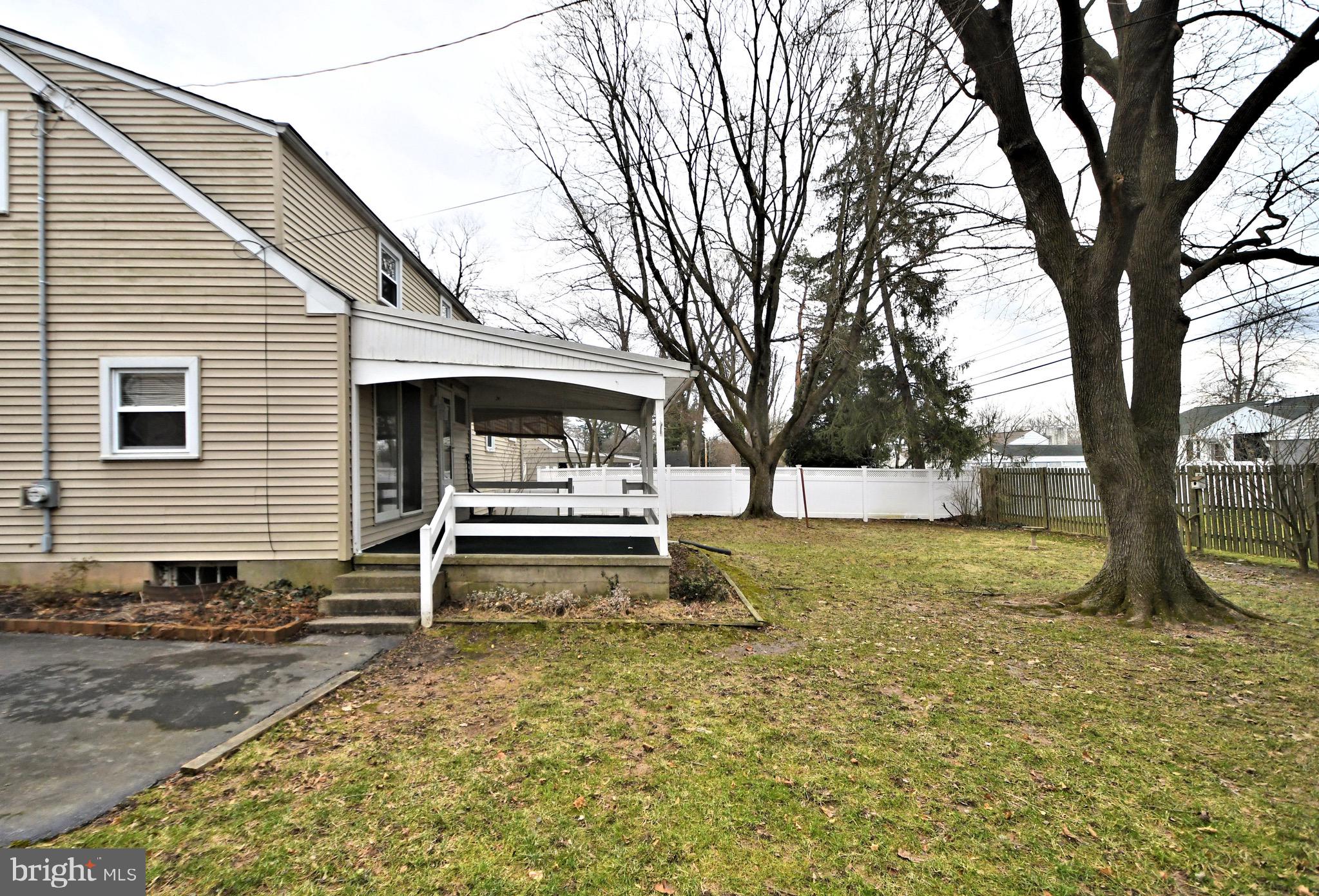 14 Dechert Road Conshohocken, PA 19428 - Photo 49 of 53 Side Yard View