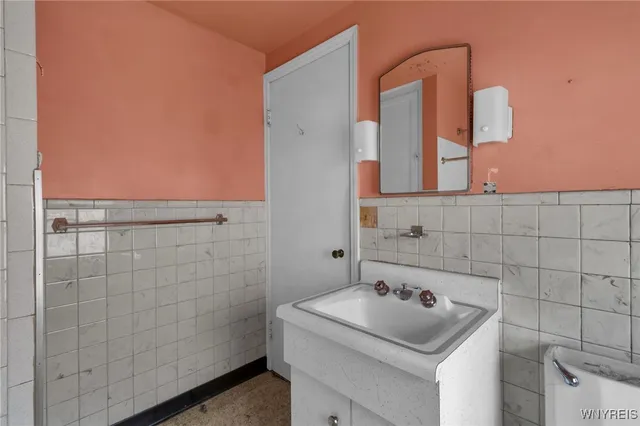 $104,900 | 121 Willow Breeze Road, Buffalo, NY 14223