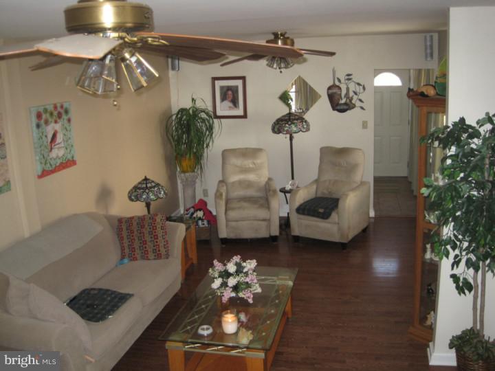 44 Reeger Avenue Hamilton, NJ 08610 - Photo 3 of 15 Gallery Image 3