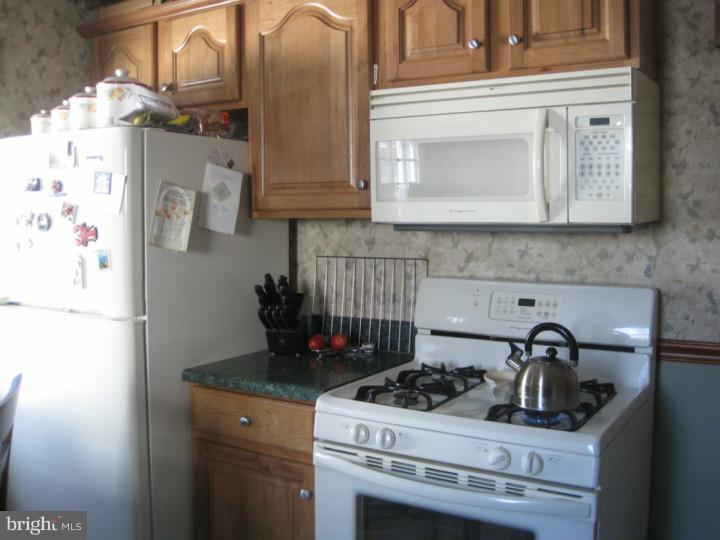 44 Reeger Avenue Hamilton, NJ 08610 - Photo 6 of 15 Gallery Image 6