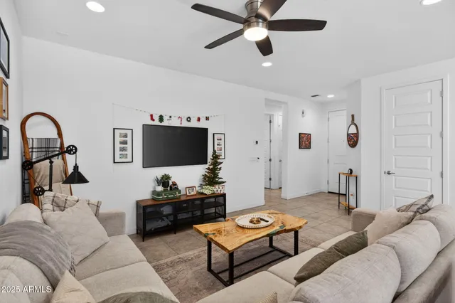 $415,000 | 5950 North 90th Drive, Glendale, AZ 85305