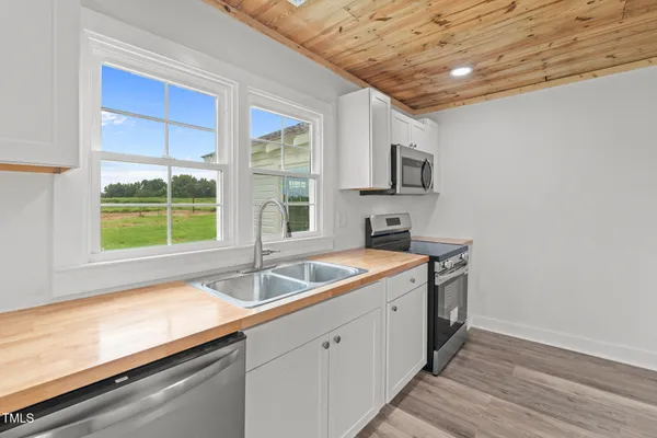 $250,000 | 5210 Highway 27 Street East, Coats, NC 27521