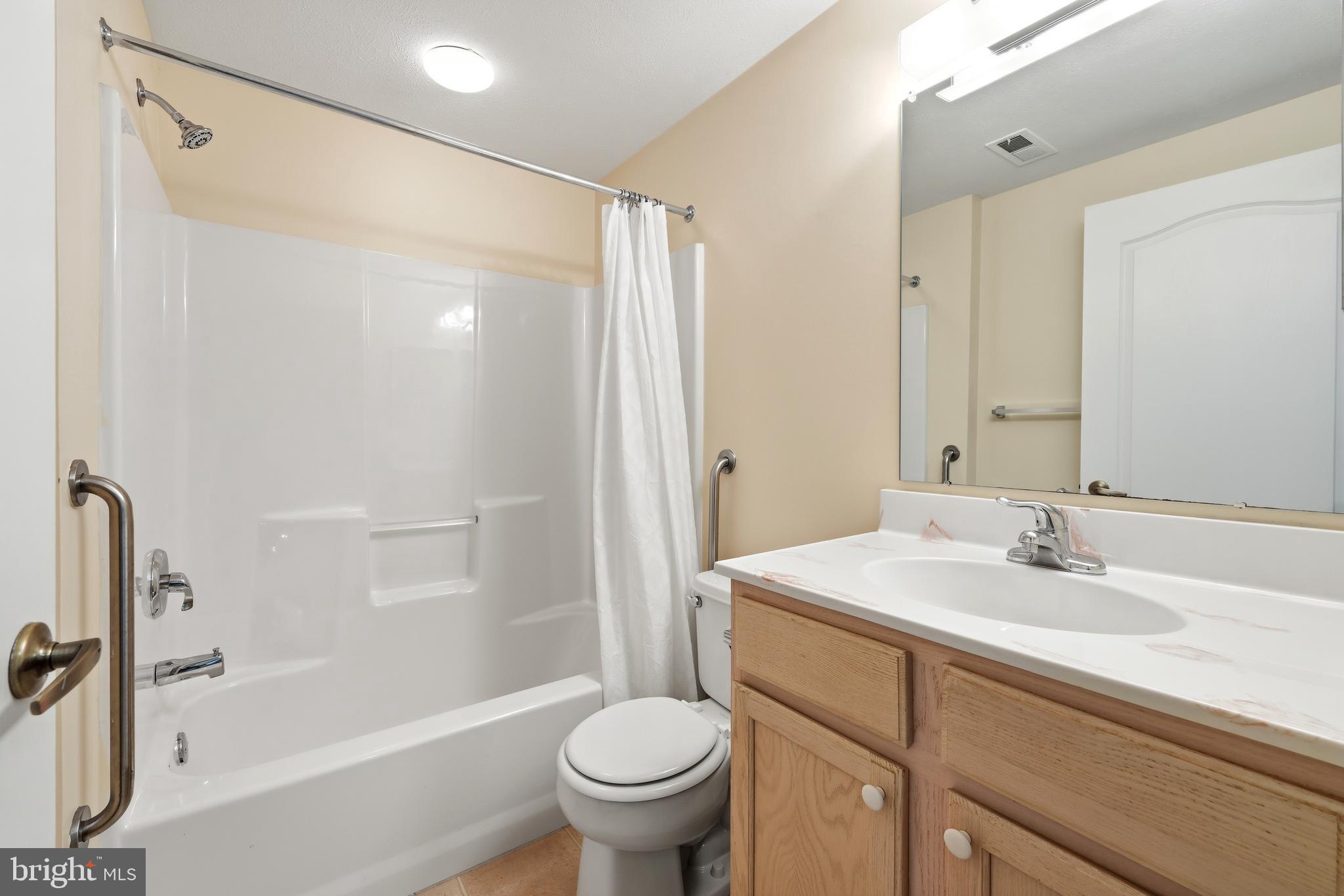 29 Autumn Lane Sewell, NJ 08080 - Photo 28 of 53 Hallway bath