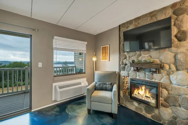 $349,000 | 375 Endicott Street North, Unit 307, Laconia, NH 03246