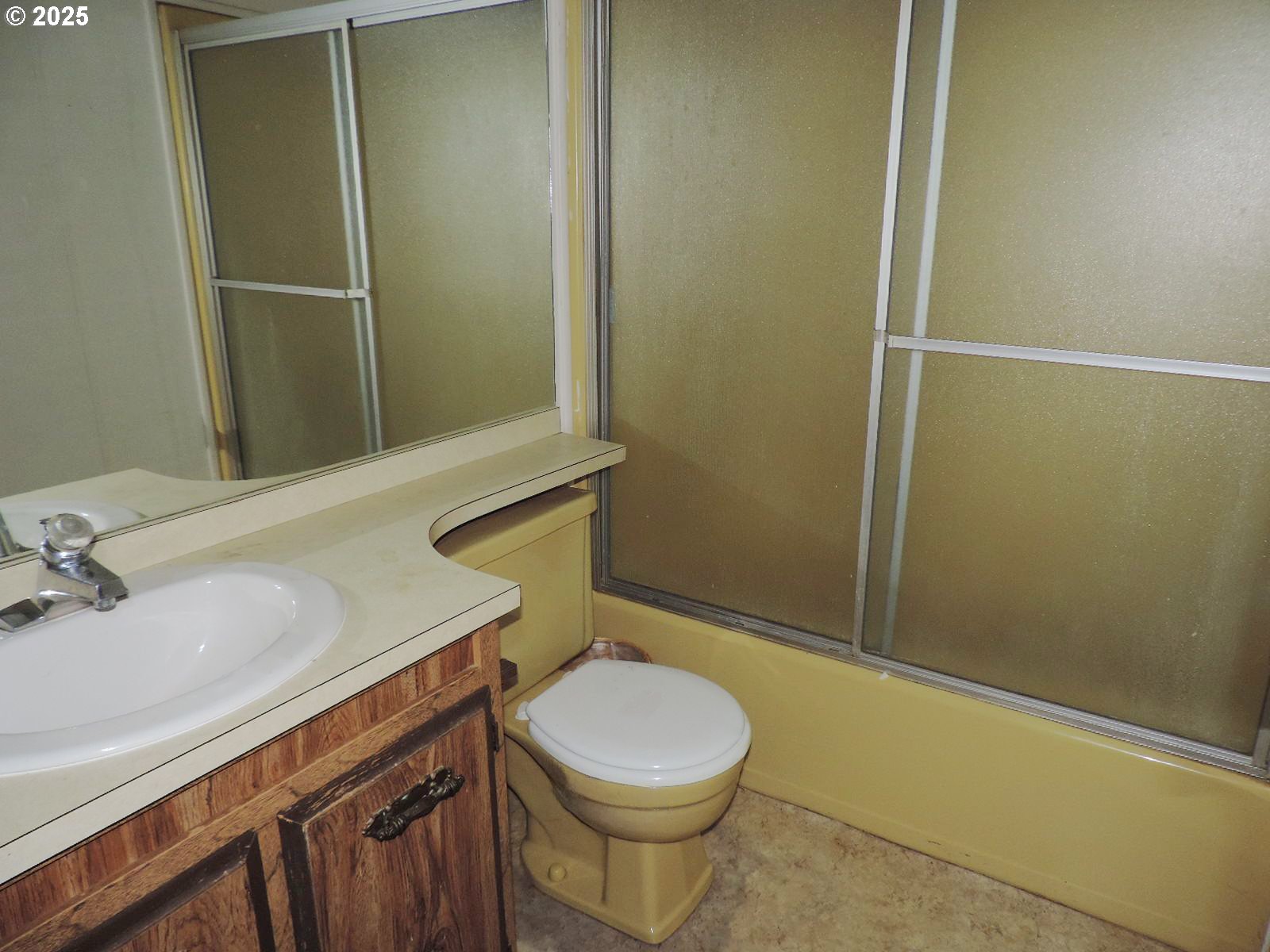 3335 Dee Highway Hood River, OR 97031 - Photo 19 of 30 Bathroom