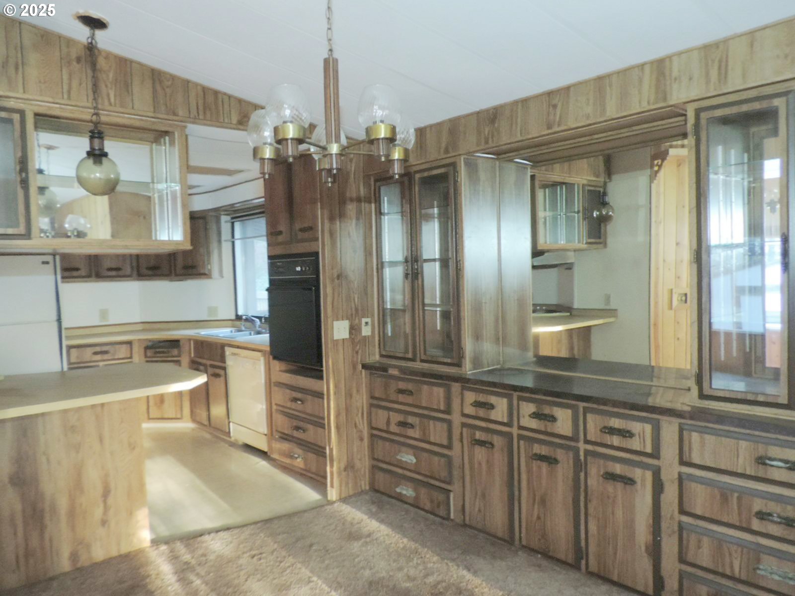 3335 Dee Highway Hood River, OR 97031 - Photo 21 of 30 Kitchen/Dining Room