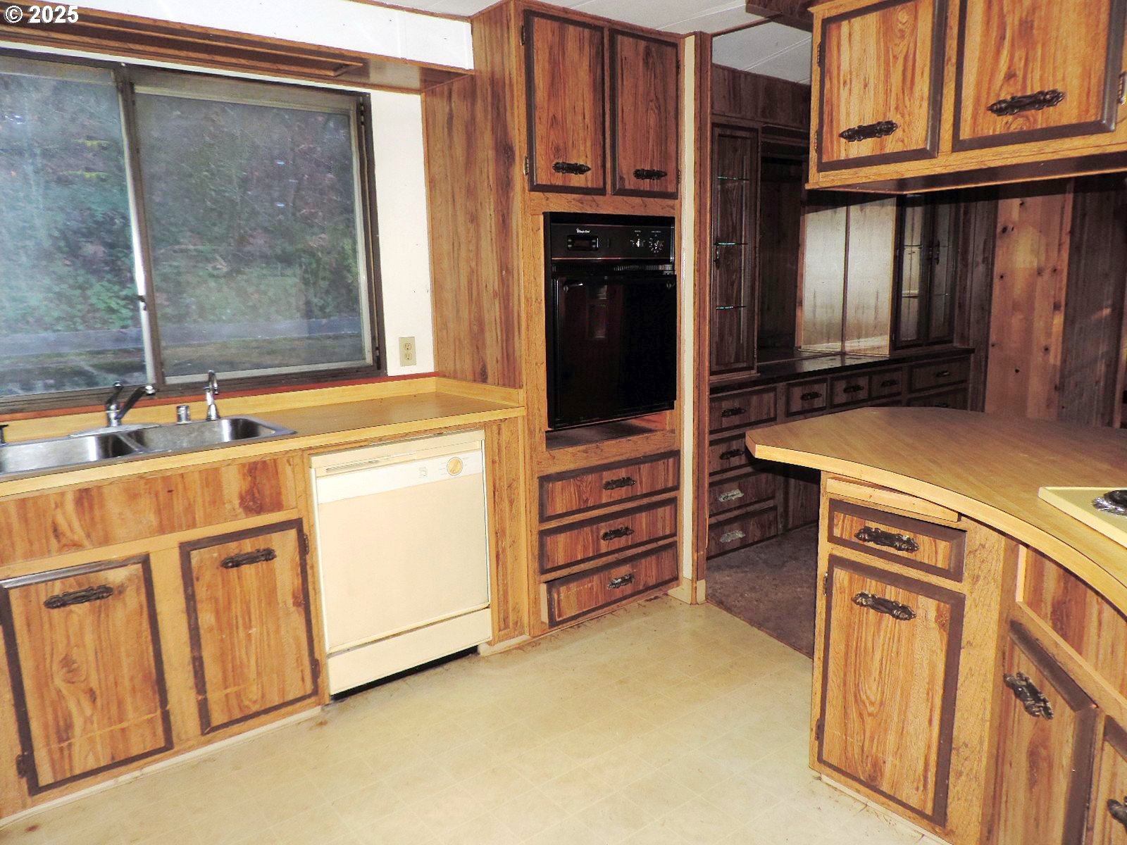 3335 Dee Highway Hood River, OR 97031 - Photo 24 of 30 Kitchen
