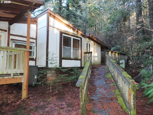 $214,700 | 3335 Dee Highway, Hood River, OR 97031