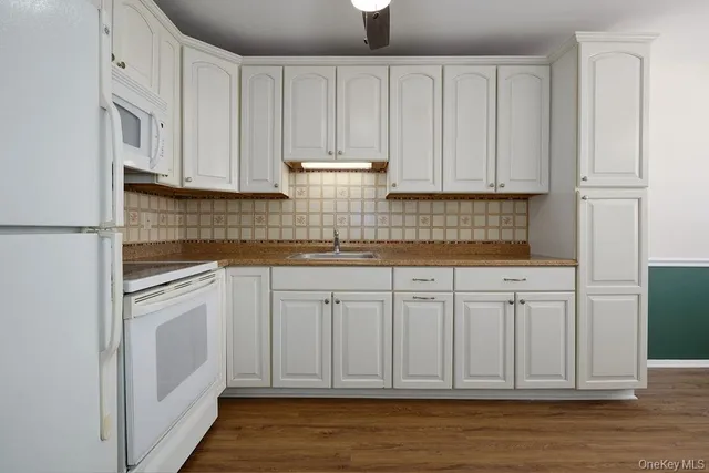 $329,000 | 5 Forge Gate Drive, Unit C2, Cold Spring, NY 10516