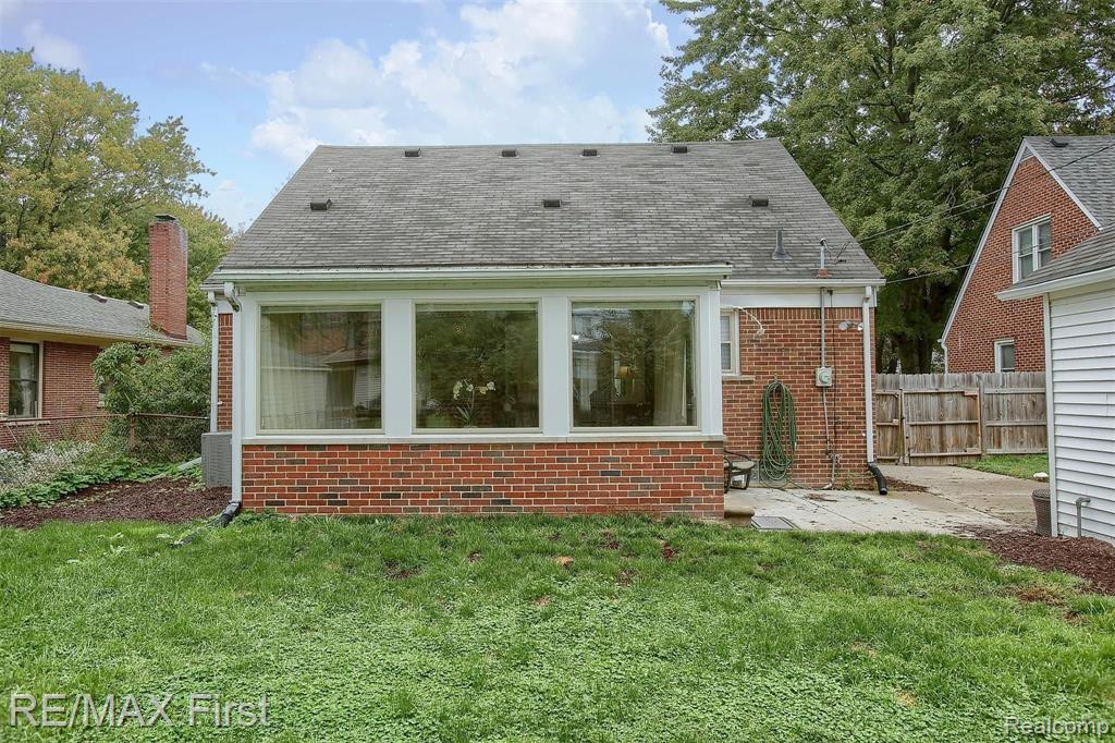 317 Ridgemont Road Grosse Pointe Farms, MI 48236 - Photo 18 of 20