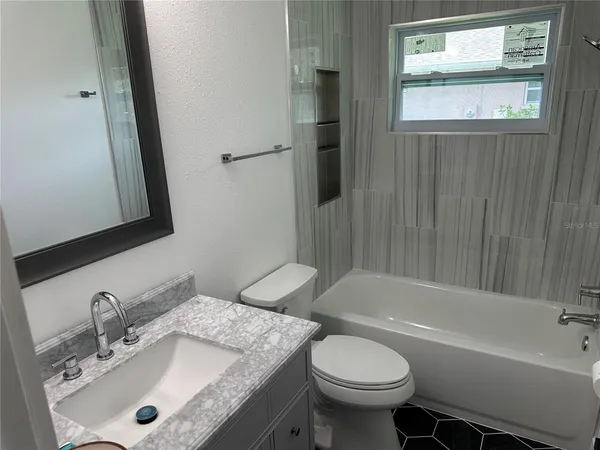 $2,700 | 8808 44th Ave Drive West, Bradenton, FL 34210