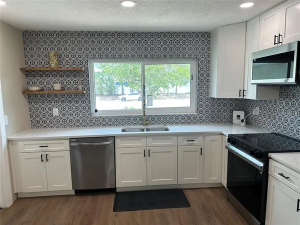 $2,700 | 8808 44th Ave Drive West, Bradenton, FL 34210
