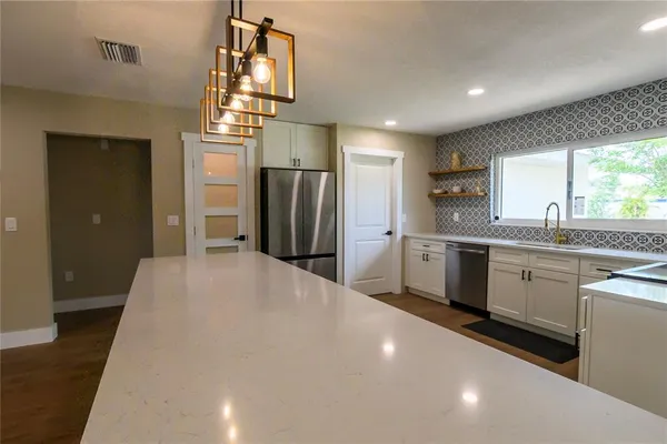 $2,700 | 8808 44th Ave Drive West, Bradenton, FL 34210