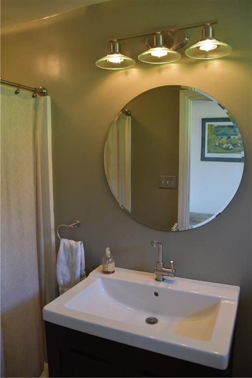 420 Highview Road Wexford, PA 15090 - Photo 12 of 25 Full bath on main level