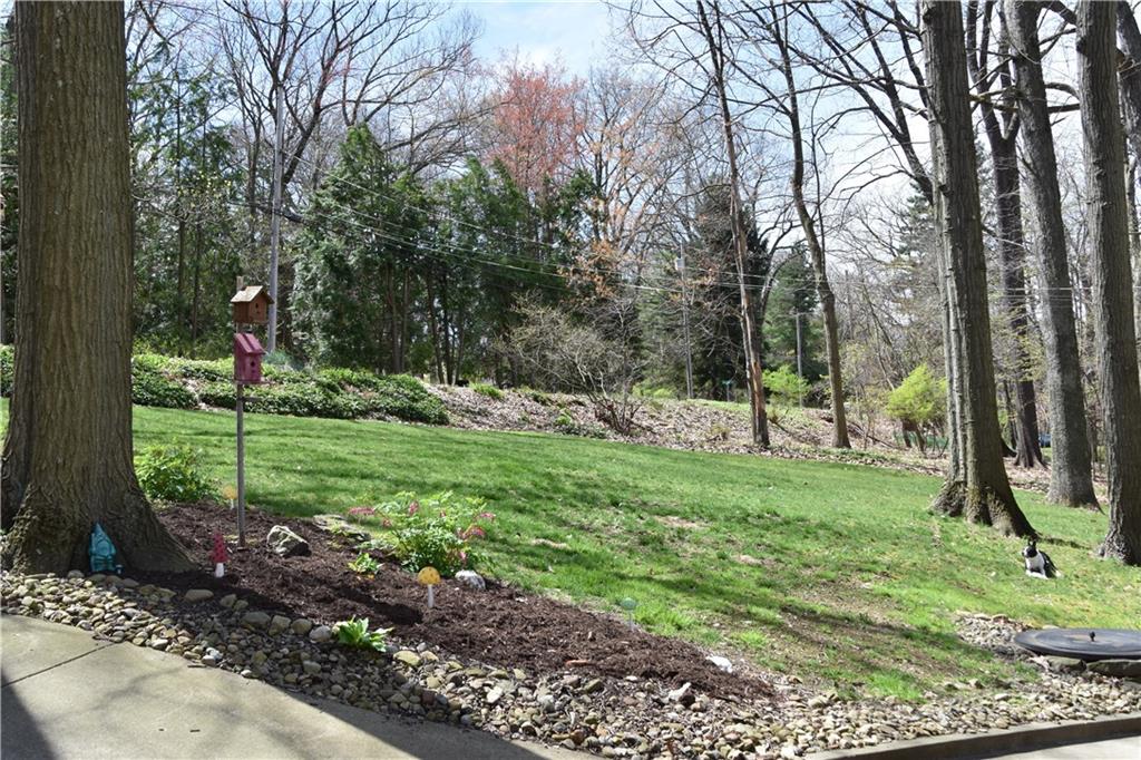 420 Highview Road Wexford, PA 15090 - Photo 24 of 25 Front yard and flower bed