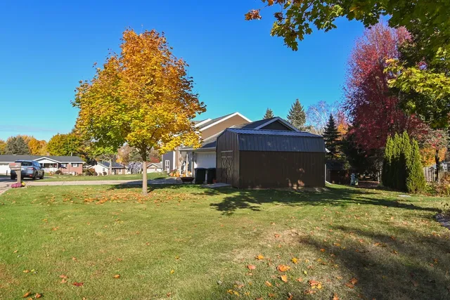 $338,900 | 125 Hillside Lane, Shawano, WI 54166